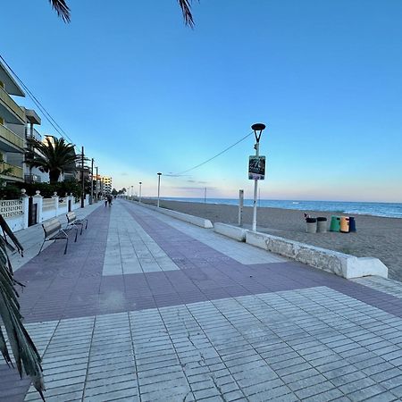 Sea Views Sanatori Beach, Barcelona Calafell Ngoại thất bức ảnh